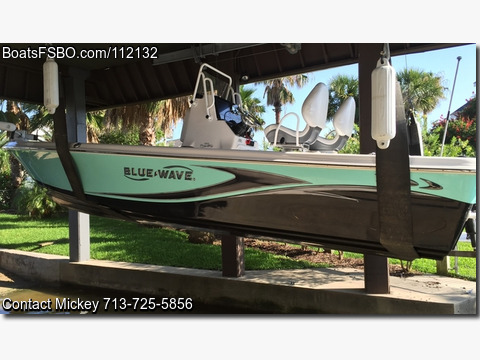 22'  2016 Blue Wave 2200 Pure Bay